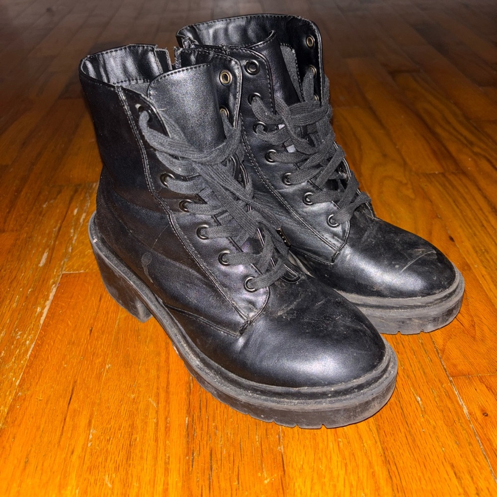 Black Women's Lace-Up Combat Boots